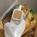 Distributeur savon liquide en PVC avec planche en bamboo 350ml – Image 2