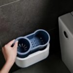 Brosse de nettoyage en silicone avec support mural auto-adhésive – Image 2