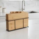 Set de 4 Planches à découper en métal noir et bambou avec support – Image 3